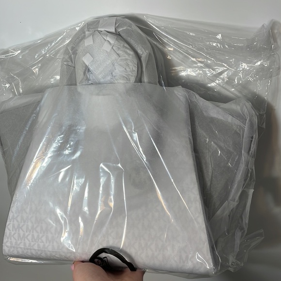 Michael Kors MK signature print Avril large bag satchel - Picture 6 of 7